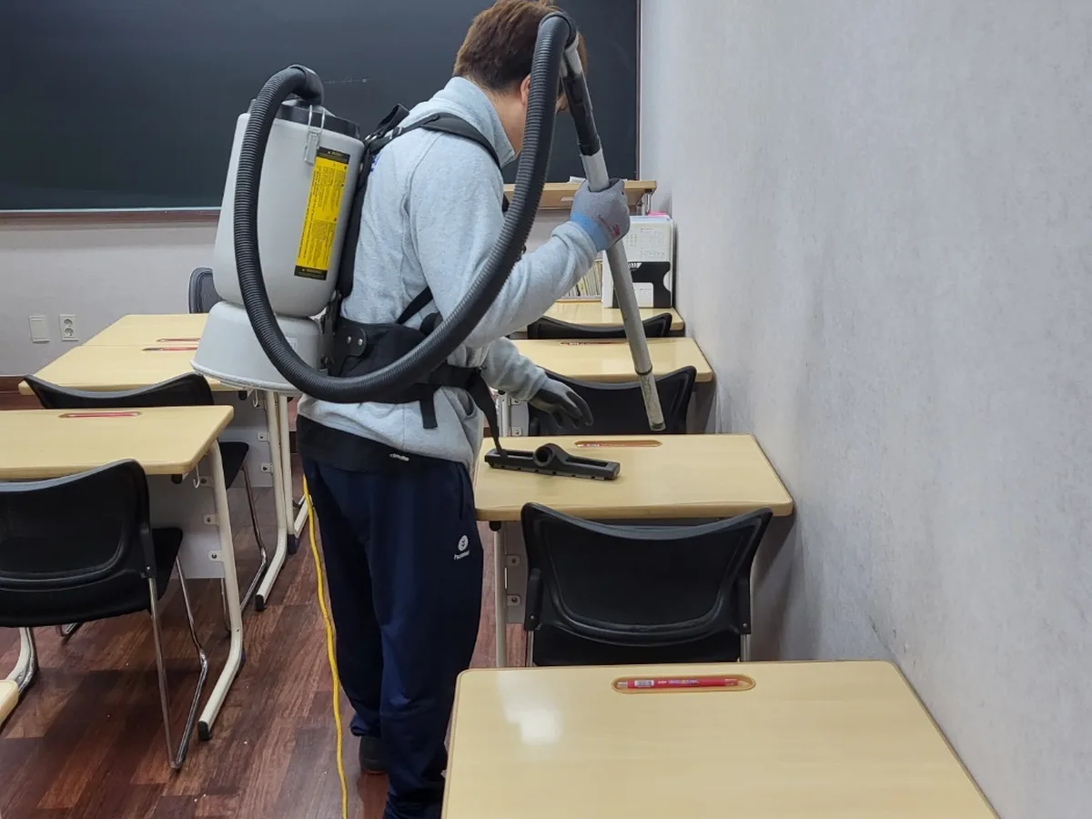 서구 서창동 학원 좌석·책상 진공 바닥 위생청소 사례 - 행진크린