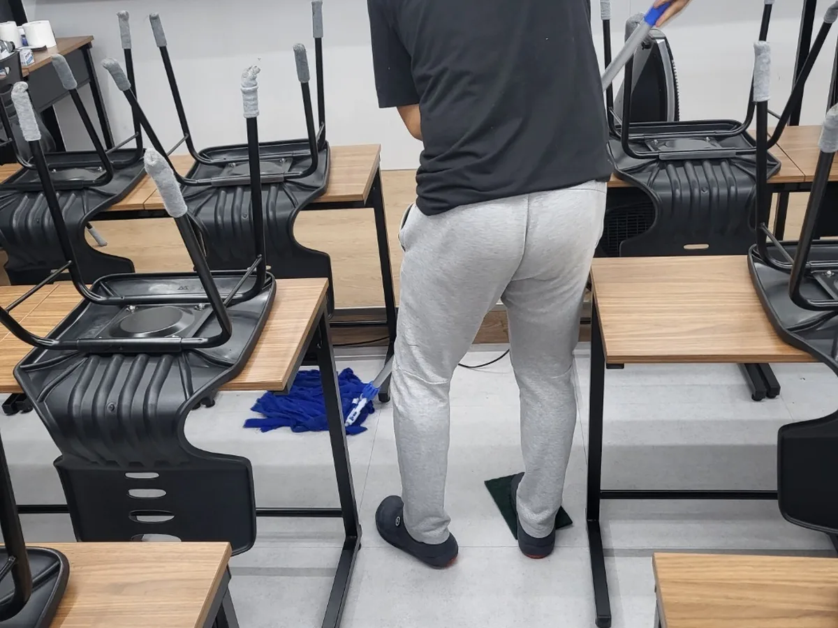 북구 우산동 스터디카페 운영실·미팅룸 위생청소 사례 - 행진크린